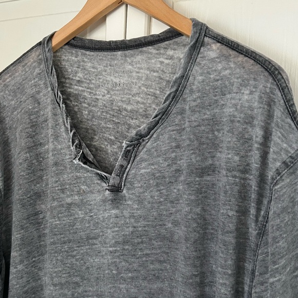 Lucky Brand Venice Burnout Men’s Size XXL Short Sleeve Notch Neck Tee - Picture 9 of 12